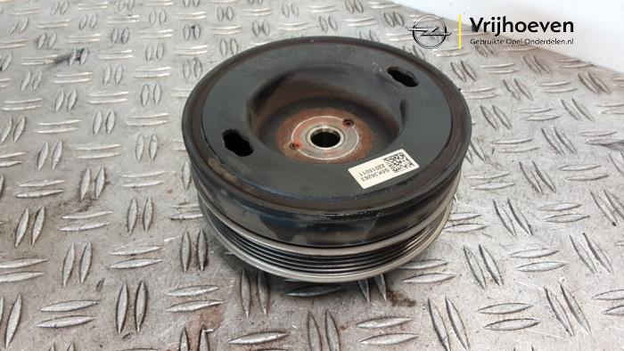 Gebruikte Poelie Krukas Opel Astra K 1.0 Turbo 12V Prijs € 65,00 Margeregeling aangeboden door Autodemontage Vrijhoeven B.V.