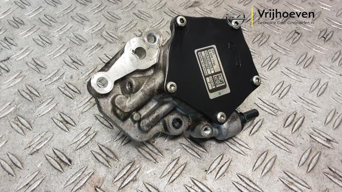 Gebruikte Vacuumpomp (Benzine) Opel Astra K 1.0 Turbo 12V Prijs € 50,00 Margeregeling aangeboden door Autodemontage Vrijhoeven B.V.