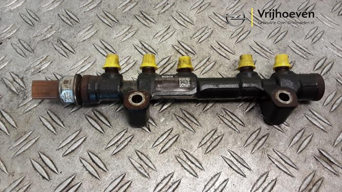 Gebruikte Common rail (Injectie) Opel Combo Cargo 1.6 CDTI 100 Prijs € 30,00 Margeregeling aangeboden door Autodemontage Vrijhoeven B.V.