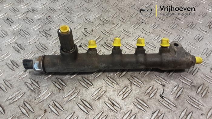 Gebruikte Common rail (Injectie) Opel Zafira (M75) 1.7 CDTi 16V Prijs € 50,00 Margeregeling aangeboden door Autodemontage Vrijhoeven B.V.