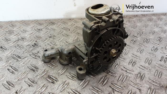 Gebruikte Oliepomp Opel Astra K 1.0 Turbo 12V Prijs € 75,00 Margeregeling aangeboden door Autodemontage Vrijhoeven B.V.