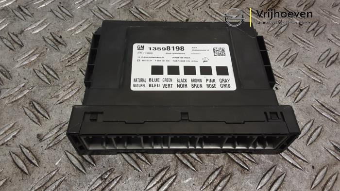 Gebruikte Module Bodycontrol Opel Karl 1.0 12V Prijs € 80,00 Margeregeling aangeboden door Autodemontage Vrijhoeven B.V.