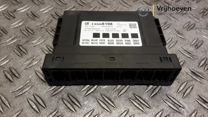 Gebruikte Bodycontrol Module Opel Karl 1.0 12V Prijs € 80,00 Margeregeling aangeboden door Autodemontage Vrijhoeven B.V.