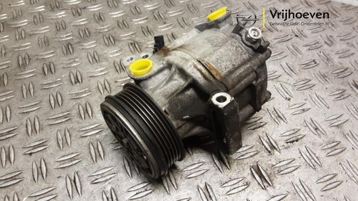 Gebruikte Aircopomp Opel Karl 1.0 12V Prijs € 75,00 Margeregeling aangeboden door Autodemontage Vrijhoeven B.V.