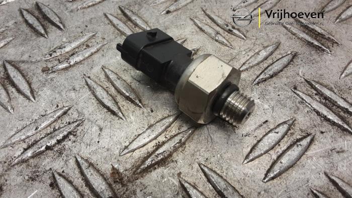 Gebruikte Brandstofdruk sensor Opel Vectra C GTS 2.2 DIG 16V Prijs € 80,00 Margeregeling aangeboden door Autodemontage Vrijhoeven B.V.