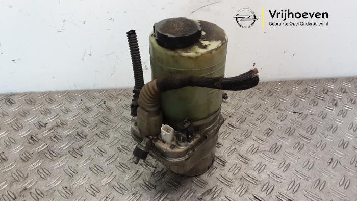 Gebruikte Stuurpomp Opel Vectra C GTS 2.2 DIG 16V Prijs € 75,00 Margeregeling aangeboden door Autodemontage Vrijhoeven B.V.