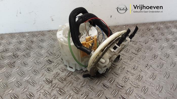 Gebruikte Tank element Pomp Opel Vectra C GTS 2.2 DIG 16V Prijs € 75,00 Margeregeling aangeboden door Autodemontage Vrijhoeven B.V.