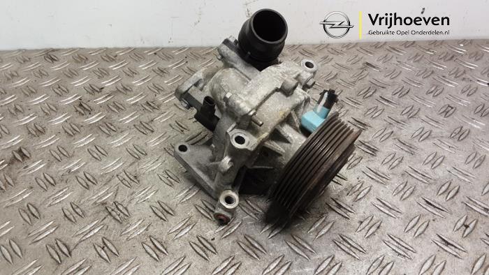 Gebruikte Waterpomp Opel Astra K Sports Tourer 1.6 CDTI 136 16V Prijs € 100,00 Margeregeling aangeboden door Autodemontage Vrijhoeven B.V.