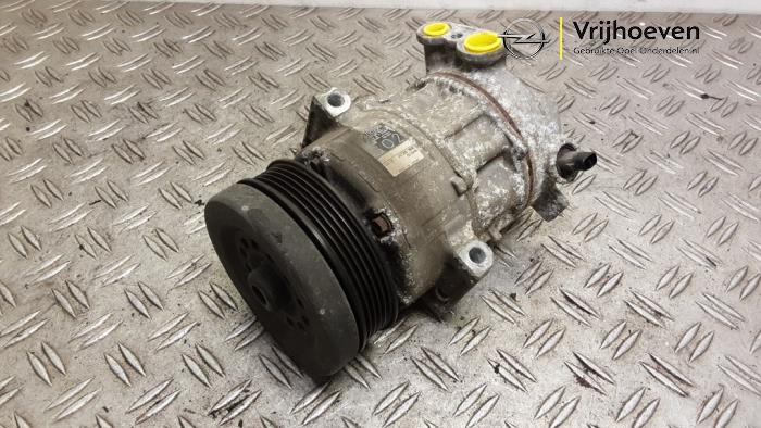 Gebruikte Aircopomp Opel Corsa E 1.4 16V Prijs € 100,00 Margeregeling aangeboden door Autodemontage Vrijhoeven B.V.