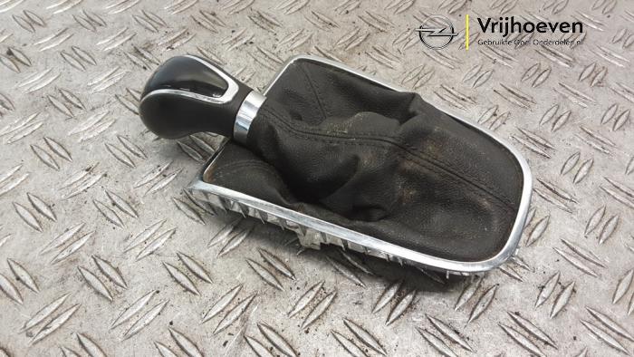 Gebruikte Pookknop Opel Astra J GTC (PD2/PF2) 1.4 Turbo 16V ecoFLEX 120 Prijs € 30,00 Margeregeling aangeboden door Autodemontage Vrijhoeven B.V.