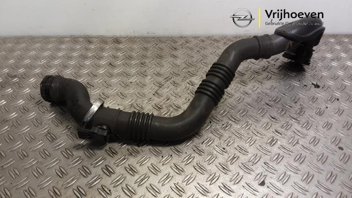 Gebruikte Intercooler Buis Opel Astra J GTC (PD2/PF2) 1.4 Turbo 16V ecoFLEX 120 Prijs € 30,00 Margeregeling aangeboden door Autodemontage Vrijhoeven B.V.
