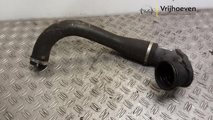 Gebruikte Intercooler Slang Opel Astra J GTC (PD2/PF2) 1.4 Turbo 16V ecoFLEX 120 Prijs € 75,00 Margeregeling aangeboden door Autodemontage Vrijhoeven B.V.