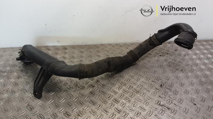 Gebruikte Intercooler Buis Opel Astra J (PC6/PD6/PE6/PF6) 2.0 CDTI 16V 165 Ecotec Prijs € 100,00 Margeregeling aangeboden door Autodemontage Vrijhoeven B.V.