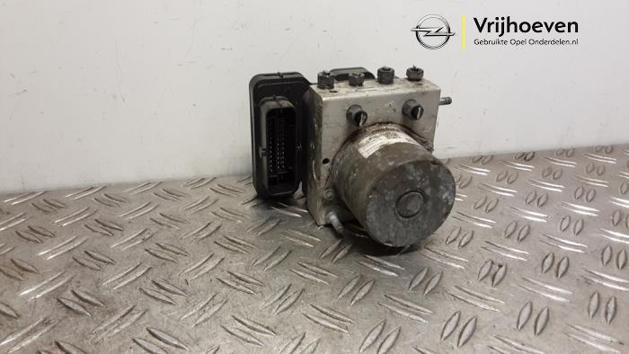 Gebruikte ABS Pomp Opel Crossland (X) 1.2 Turbo 12V Euro 6d-temp Prijs € 150,00 Margeregeling aangeboden door Autodemontage Vrijhoeven B.V.
