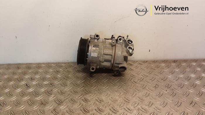 Gebruikte Aircopomp Opel Crossland (X) 1.2 Turbo 12V Euro 6d-temp Prijs € 125,00 Margeregeling aangeboden door Autodemontage Vrijhoeven B.V.