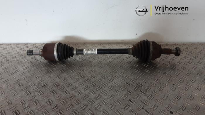 Gebruikte Steekas links-voor Opel Crossland (X) 1.2 Turbo 12V Euro 6d-temp Prijs € 100,00 Margeregeling aangeboden door Autodemontage Vrijhoeven B.V.