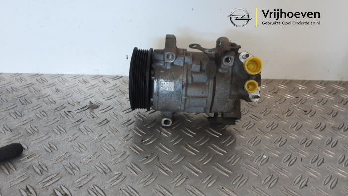 Gebruikte Aircopomp Opel Crossland (X) 1.2 12V Prijs € 125,00 Margeregeling aangeboden door Autodemontage Vrijhoeven B.V.