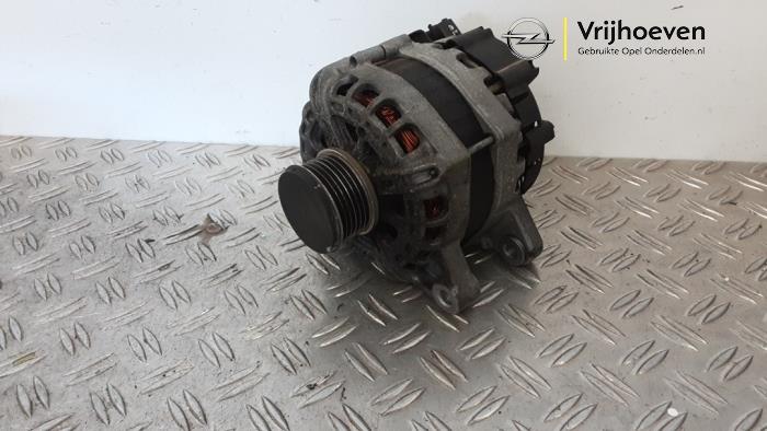Gebruikte Dynamo Opel Crossland (X) 1.2 12V Prijs € 50,00 Margeregeling aangeboden door Autodemontage Vrijhoeven B.V.