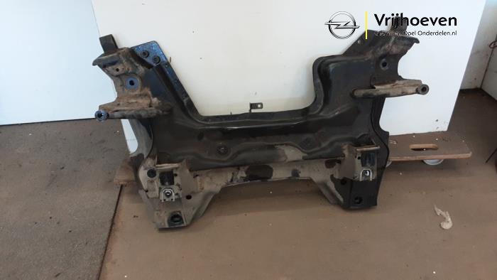 Gebruikte Subframe Opel Crossland (X) 1.2 12V Prijs € 50,00 Margeregeling aangeboden door Autodemontage Vrijhoeven B.V.