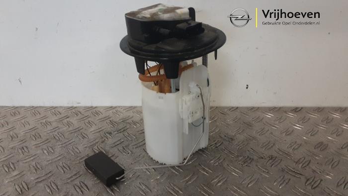 Gebruikte Tank element Pomp Opel Crossland (X) 1.2 Turbo 12V Prijs € 75,00 Margeregeling aangeboden door Autodemontage Vrijhoeven B.V.