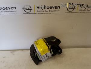 Gebruikte Veiligheidsgordel rechts-voor Opel Corsa D 1.0 Prijs € 40,00 Margeregeling aangeboden door Autodemontage Vrijhoeven B.V.