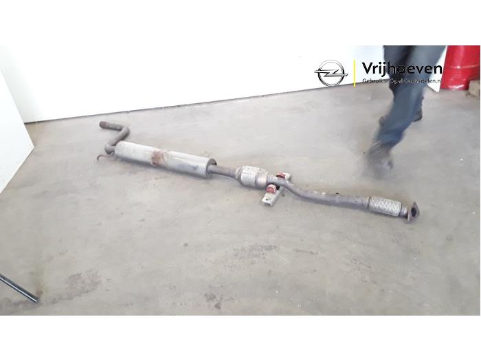Gebruikte Uitlaat Middendemper Opel Meriva (B) 1.4 Turbo 16V ecoFLEX Prijs € 75,00 Margeregeling aangeboden door Autodemontage Vrijhoeven B.V.