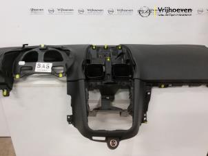 Gebruikte Dashboard Opel Corsa D 1.4 16V Twinport Prijs € 100,00 Margeregeling aangeboden door Autodemontage Vrijhoeven B.V.