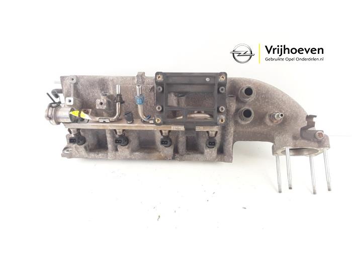 Gebruikte Inlaatspruitstuk Opel Corsa D 1.6i GSI 16V Turbo Prijs € 100,00 Margeregeling aangeboden door Autodemontage Vrijhoeven B.V.