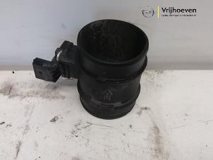 Gebruikte Luchthoeveelheidsmeter Opel Corsa E 1.4 Turbo 16V Prijs € 20,00 Margeregeling aangeboden door Autodemontage Vrijhoeven B.V.