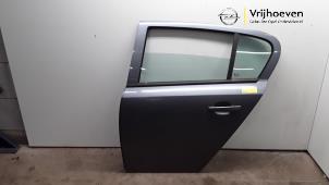 Gebruikte Deur 4Deurs links-achter Opel Astra H (L48) 1.7 CDTi 16V Prijs € 40,00 Margeregeling aangeboden door Autodemontage Vrijhoeven B.V.