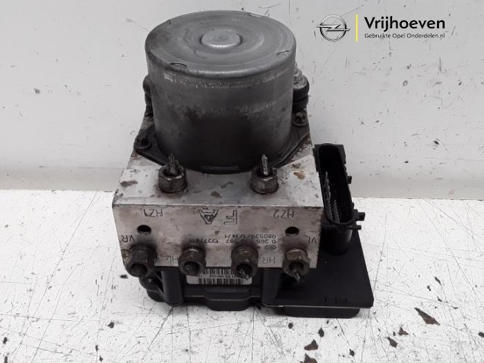 Gebruikte ABS Pomp Opel Corsa D 1.6i OPC 16V Turbo Prijs € 175,00 Margeregeling aangeboden door Autodemontage Vrijhoeven B.V.