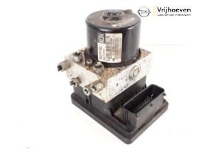 Gebruikte ABS Pomp Opel Astra J Sports Tourer (PD8/PE8/PF8) 1.7 CDTi 16V Prijs € 150,00 Margeregeling aangeboden door Autodemontage Vrijhoeven B.V.