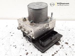 Gebruikte ABS Pomp Opel Corsa D 1.6i OPC 16V Turbo Nürburgring Edition Prijs € 150,00 Margeregeling aangeboden door Autodemontage Vrijhoeven B.V.