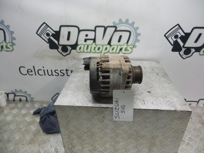 Gebruikte Alternator Suzuki SX4 (EY/GY) 1.9 DDiS Grip 4x4 Prijs op aanvraag aangeboden door DeVo Autoparts