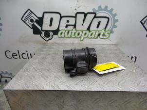 Gebruikte Luchtmassameter Renault Clio IV (5R) 1.5 Energy dCi 90 FAP Prijs op aanvraag aangeboden door DeVo Autoparts