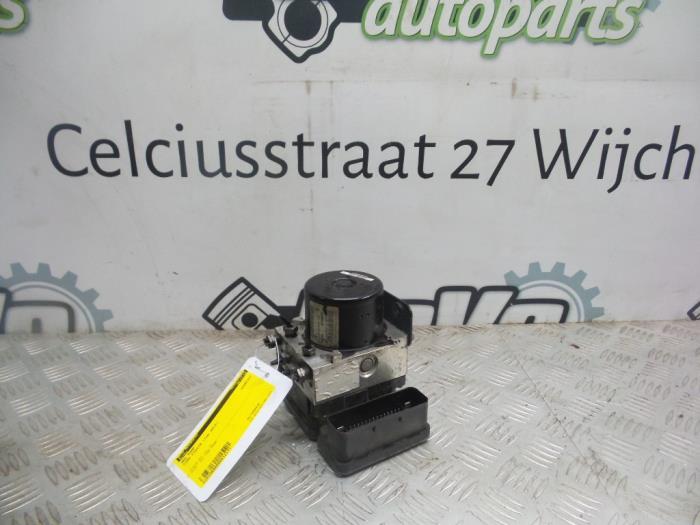 Gebruikte ABS Pomp Ford Fiesta 6 (JA8) 1.4 TDCi Prijs op aanvraag aangeboden door DeVo Autoparts