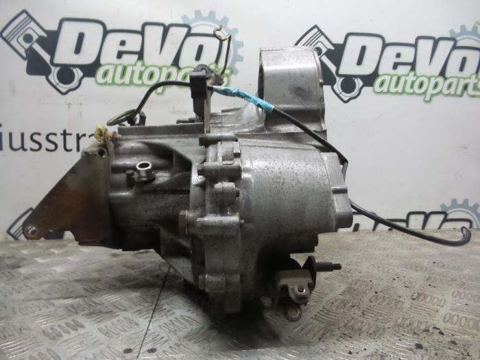 Versnellingsbak van een Daihatsu YRV (M2) 1.0 12V DVVT STi 2003