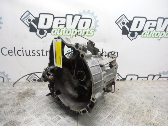Versnellingsbak van een Daihatsu YRV (M2) 1.0 12V DVVT STi 2003