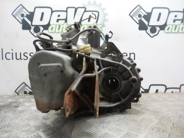Versnellingsbak van een Daihatsu YRV (M2) 1.0 12V DVVT STi 2003