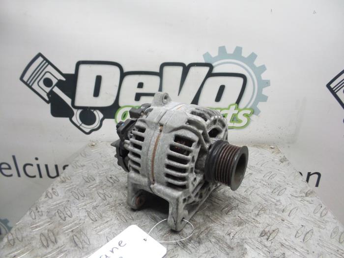 Gebruikte Alternator Renault Megane III Coupe (DZ) 1.6 16V Prijs op aanvraag aangeboden door DeVo Autoparts