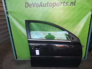 Gebruikte Portier 4Deurs rechts-voor Opel Vectra C 1.8 16V Prijs € 100,00 Margeregeling aangeboden door DeVo Autoparts