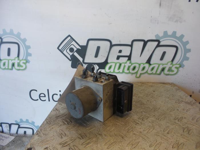 Gebruikte ABS Pomp Ford Mondeo IV Wagon 1.8 TDCi 125 16V Prijs op aanvraag aangeboden door DeVo Autoparts