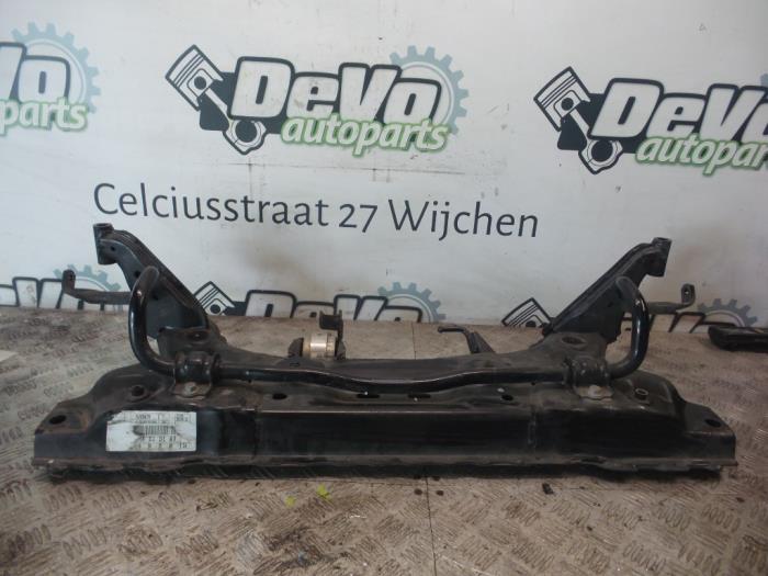 Gebruikte Subframe Ford Fiesta 6 (JA8) 1.0 SCI 12V 80 Prijs op aanvraag aangeboden door DeVo Autoparts