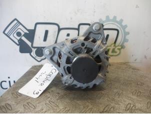 Gebruikte Dynamo Renault Captur (2R) 0.9 Energy TCE 12V Prijs op aanvraag aangeboden door DeVo Autoparts