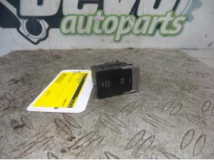 Gebruikte Handrem schakelaar Volkswagen Golf VII (AUA) 2.0 GTD 16V Prijs op aanvraag aangeboden door DeVo Autoparts