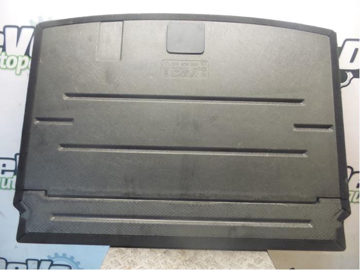 Vloerplaat bagageruimte van een Volkswagen Golf VII (AUA) 2.0 GTD 16V 2015
