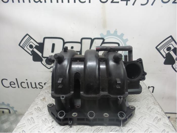 Gebruikte Inlaatspruitstuk Volkswagen Polo IV (9N1/2/3) 1.2 12V Prijs op aanvraag aangeboden door DeVo Autoparts