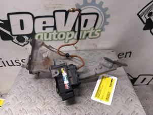 Gebruikte Luchtvering module Mercedes E (W213) E-350e 2.0 Turbo 16V Prijs op aanvraag aangeboden door DeVo Autoparts