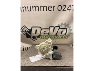 Gebruikte Portierruitmotor Ford Focus 4 1.0 Ti-VCT EcoBoost 12V 100 Prijs € 48,40 Inclusief btw aangeboden door DeVo Autoparts