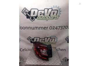Gebruikte Achterlicht links Renault Captur (2R) 1.3 TCE 130 16V Prijs € 72,60 Inclusief btw aangeboden door DeVo Autoparts